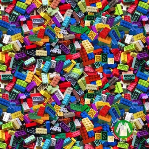 Värvilised LEGO klotsid laiali segamini hunnikus