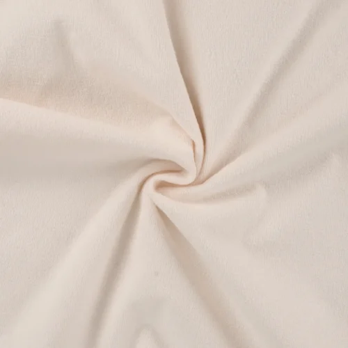 Beige pehme kangas volditud keerdu