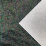 Hõbedane läikiv kangas vikerkaare mustriga