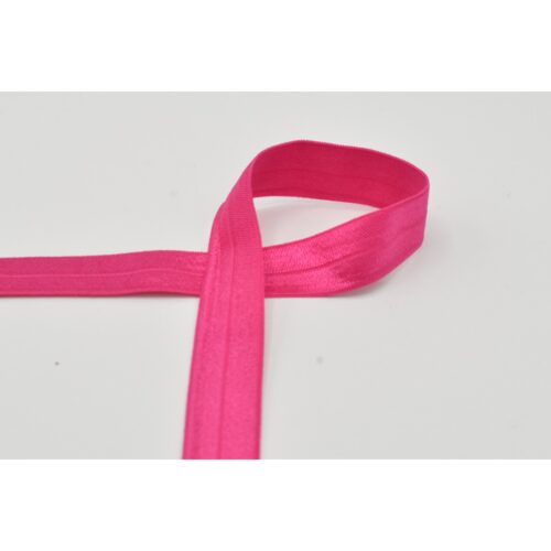 Roosa satiinist pael käsitööks