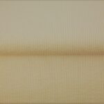 Kreemikas soonikkoes riie lähedalt vaadatuna