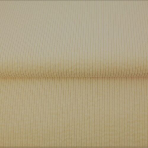 Kreemikas soonikkoes riie lähedalt vaadatuna