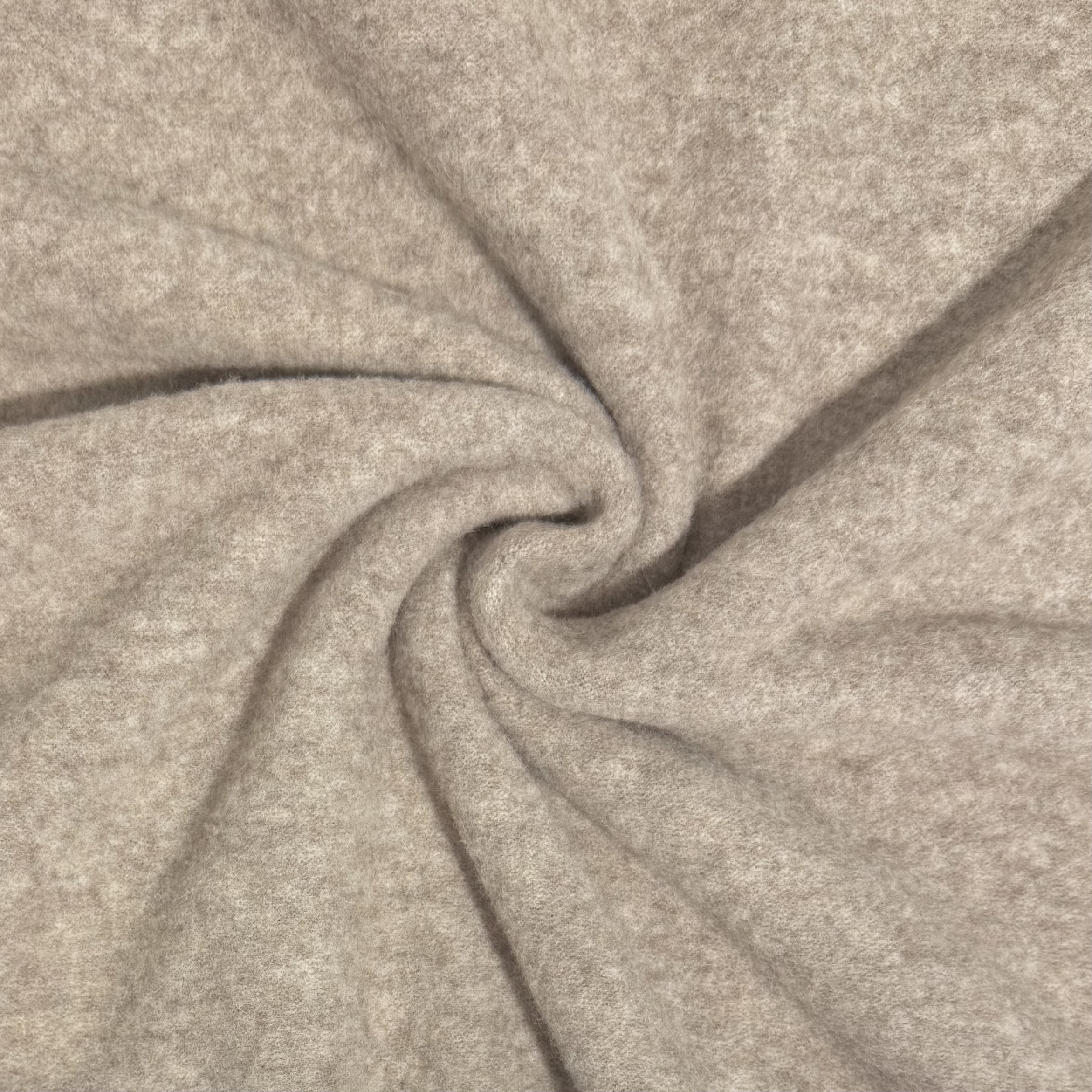 Beež villane kangas kortsudega keeratud