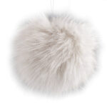 Valge karvane võtmehoidja tutike