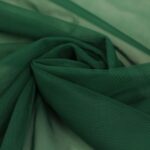 Tume rohelise tüllkanga lähivõte