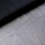 Must ja hall võrkkangas rullis