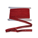 Punane pitsiline lint rullil