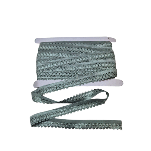 Roheline pitsiga lint rullil