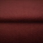 Pruun sooniline veluurkangas lähedalt