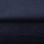 Tume sinine sametkangas peene triibulise mustriga