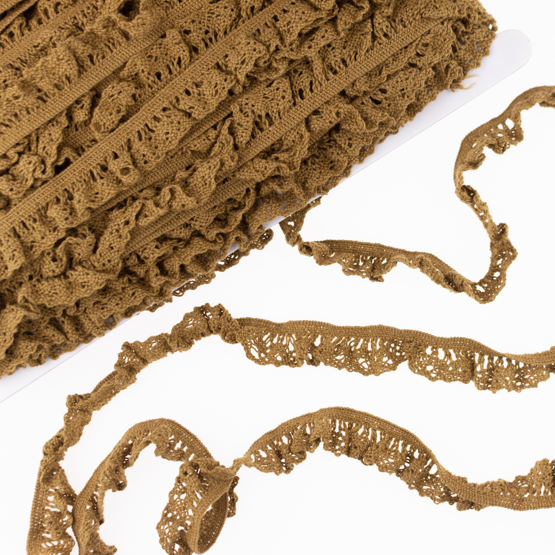 Pruun pitsiline kangapael käsitööks