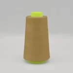 Pruun niidirull roheliste otstega valgel taustal