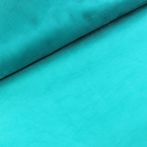 Türkiissinine volditud kangas lähivaates