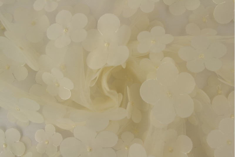 Tüll 3D lilledega: shampanja