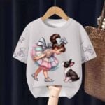Valge T-särk tüdruk ja kutsikas illustratsiooniga