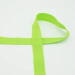 Heleroheline lint valgel taustal